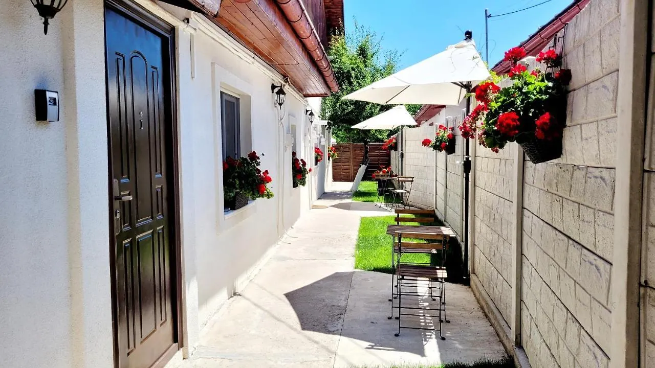 דירות בוקרשט Rose Garden House רומניה