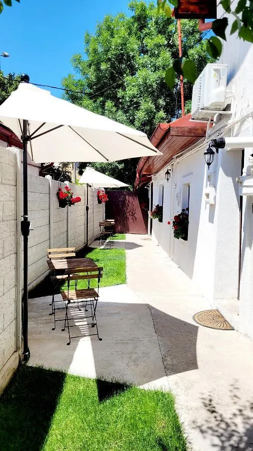 Rose Garden House Apartment Bucharest