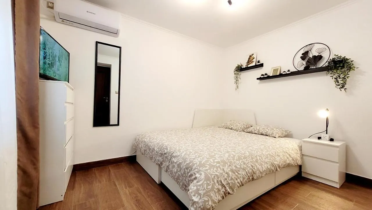 Rose Garden House Apartment Bucharest