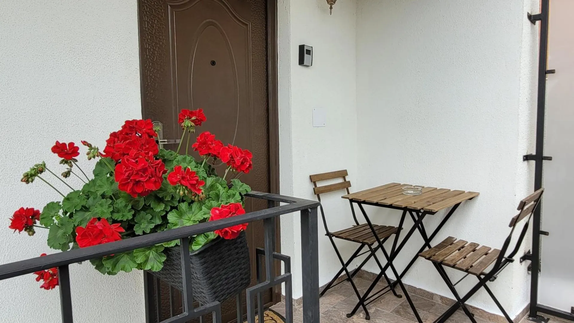 Rose Garden House Apartment Bucharest