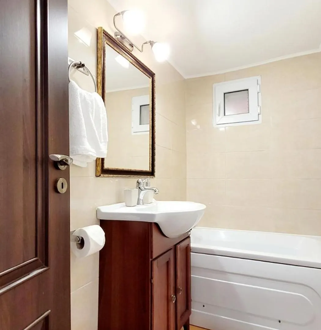 Rose Garden House Apartment Bucharest