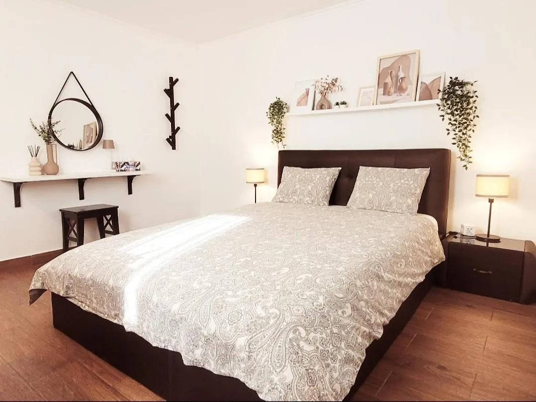 Rose Garden House Apartment Bucharest