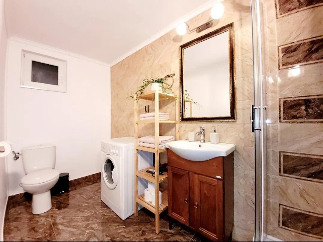 Rose Garden House Apartment Bucharest
